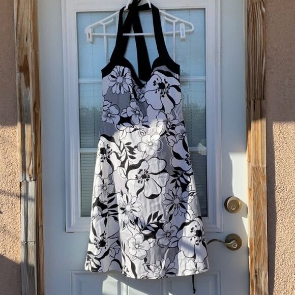 Take 50% OFF- Aqua Blues Halter Dress, Size-L - Picture 1 of 8